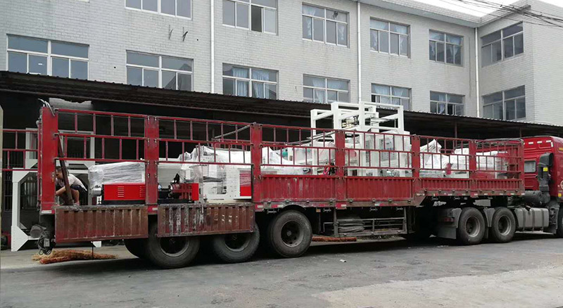 2019年6月17日吹膜機發貨圖片